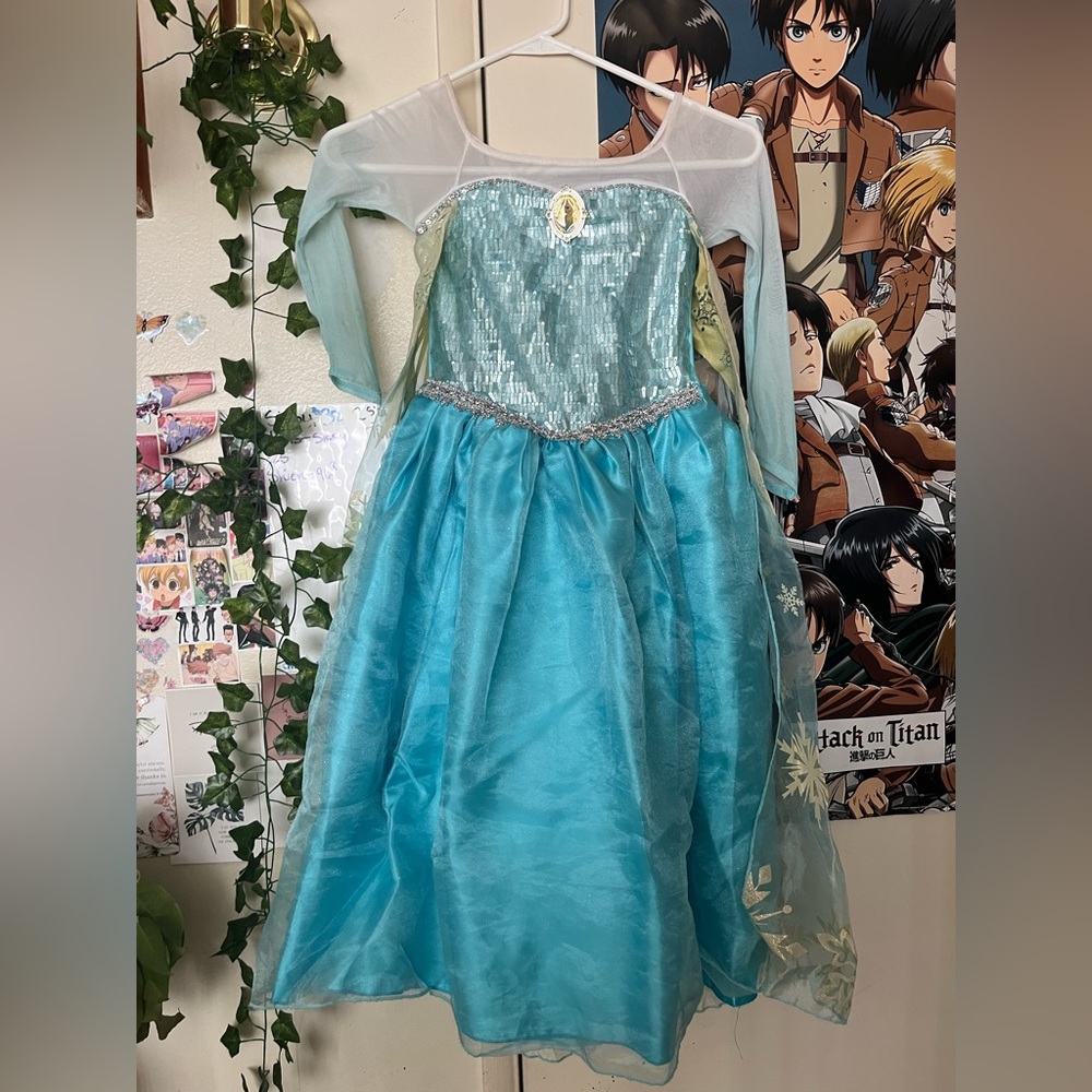 Pre-owned Disney Frozen Elsa dress size 9-10